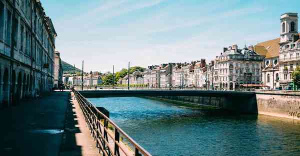 井松智能物流机器人