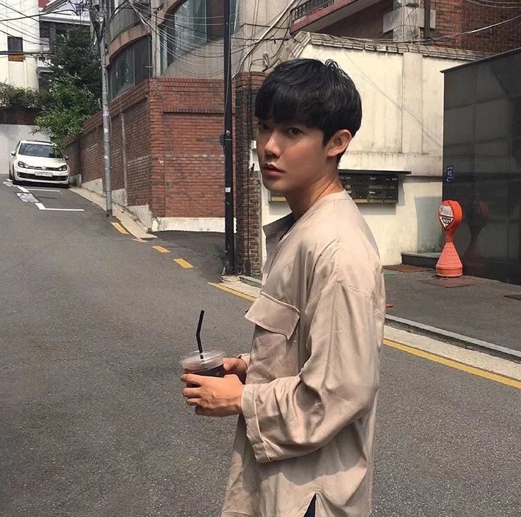 屈晓成榕