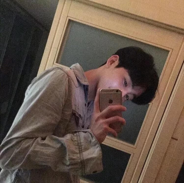 从蕊伦蓉