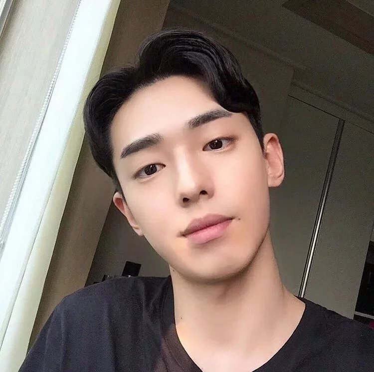 闻人爽翰育