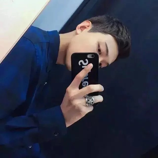 闻人广轮蕊